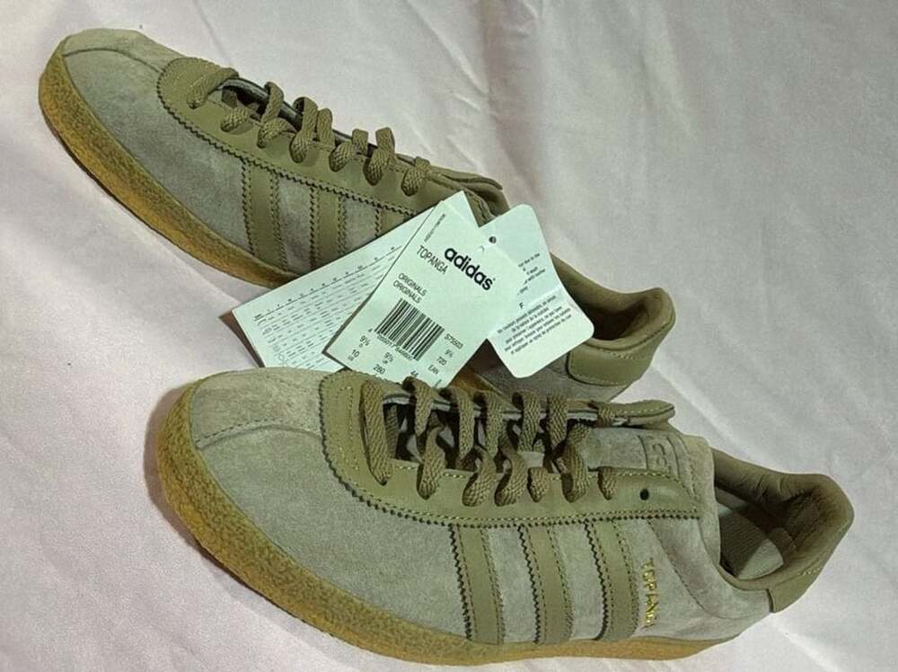 Adidas Topanga Olive Suede Gum Sole Sneakers
Size 10